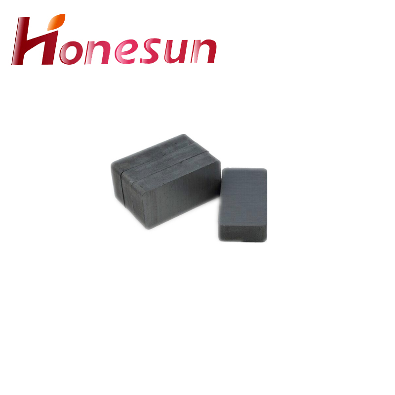 China Sintered Rod Black Hard Ferrite Magnet